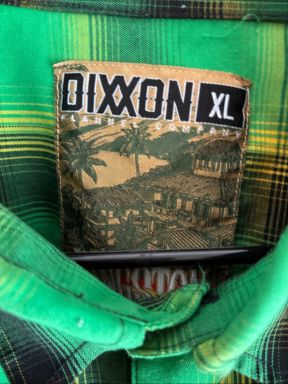 DIXXON Men's Green Plaid Short-Sleeve Button-Up Shirt - Picture 3 of 5